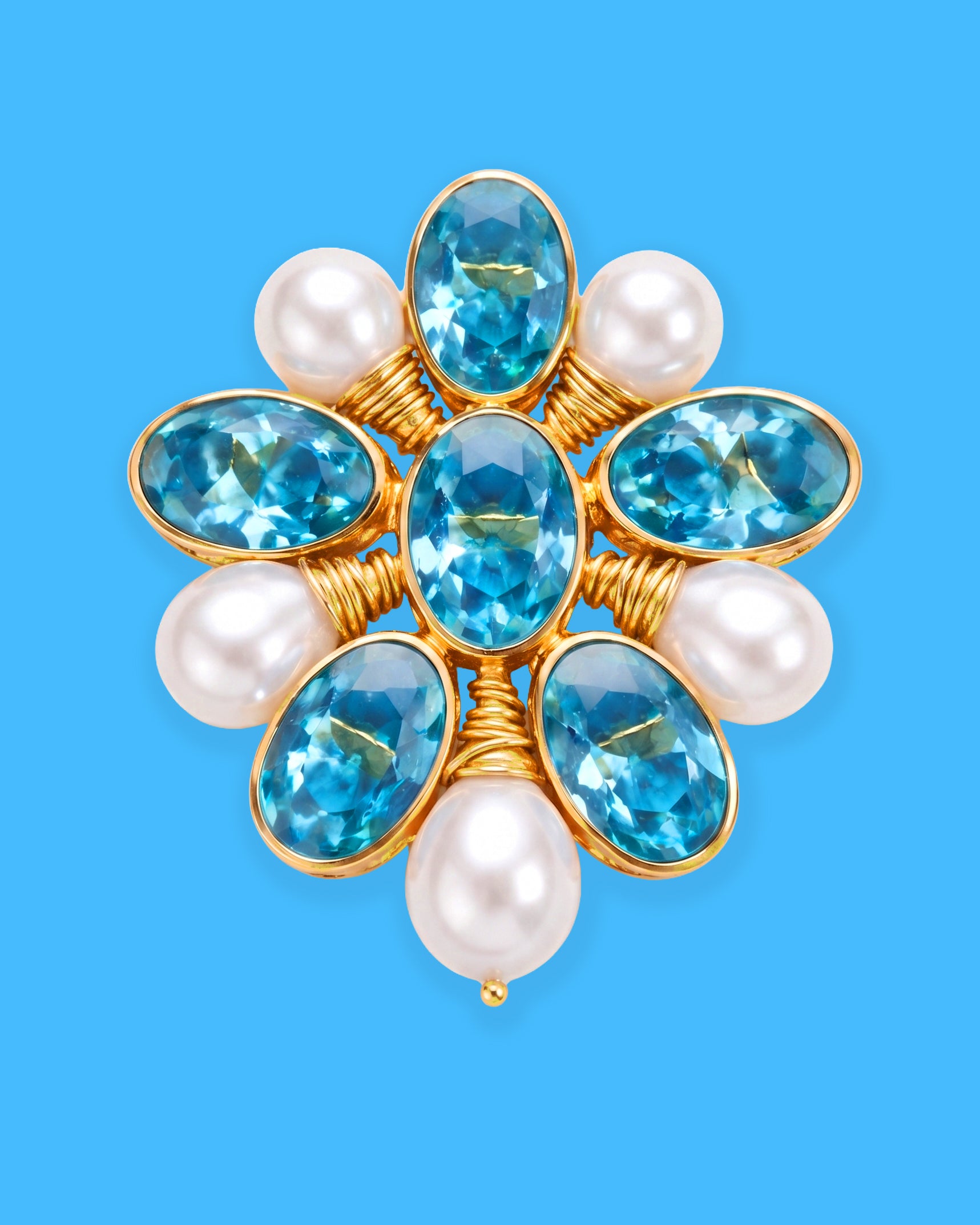 Gia Brooch in Aquamarine Crystal