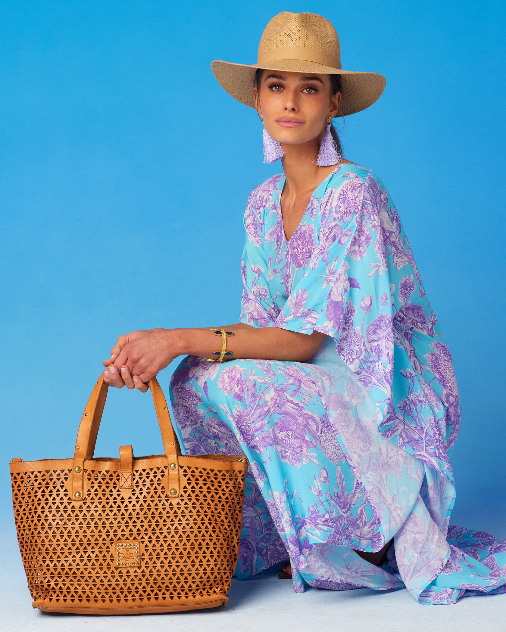 Campomaggi Malibu Pyramid Cut Tote Bag in Tan-Worn with the Camille Kaftan
