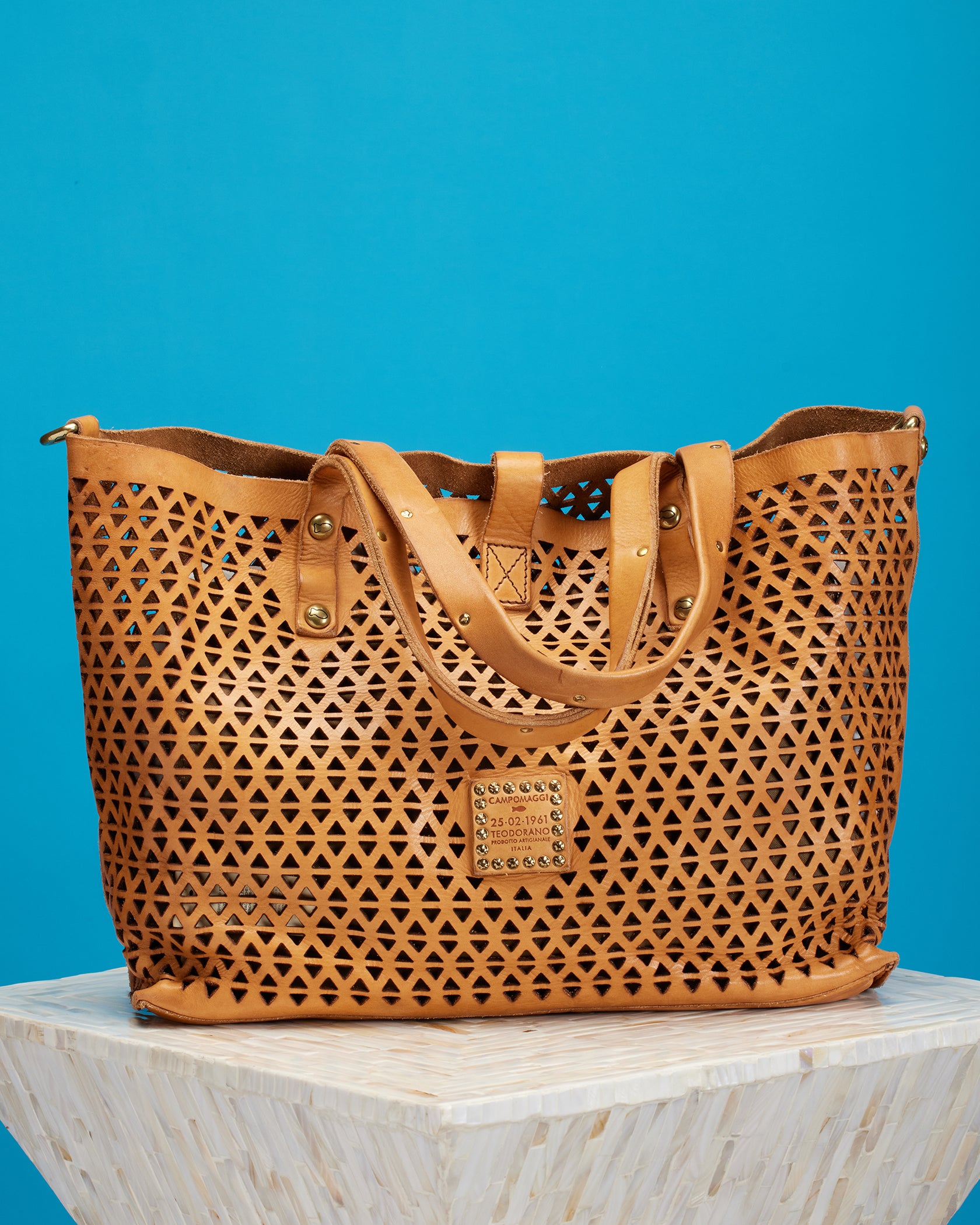 Campomaggi Malibu Pyramid Cut Tote Bag in Tan