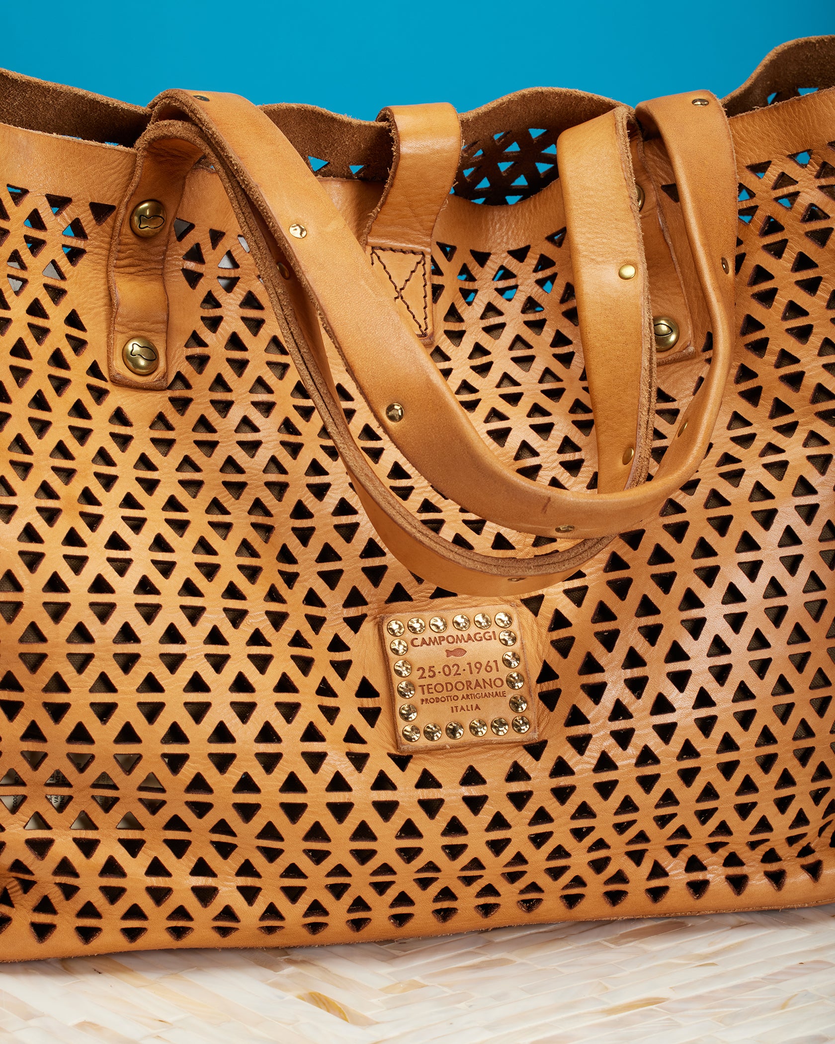 Campomaggi Malibu Pyramid Cut Tote Bag in Tan