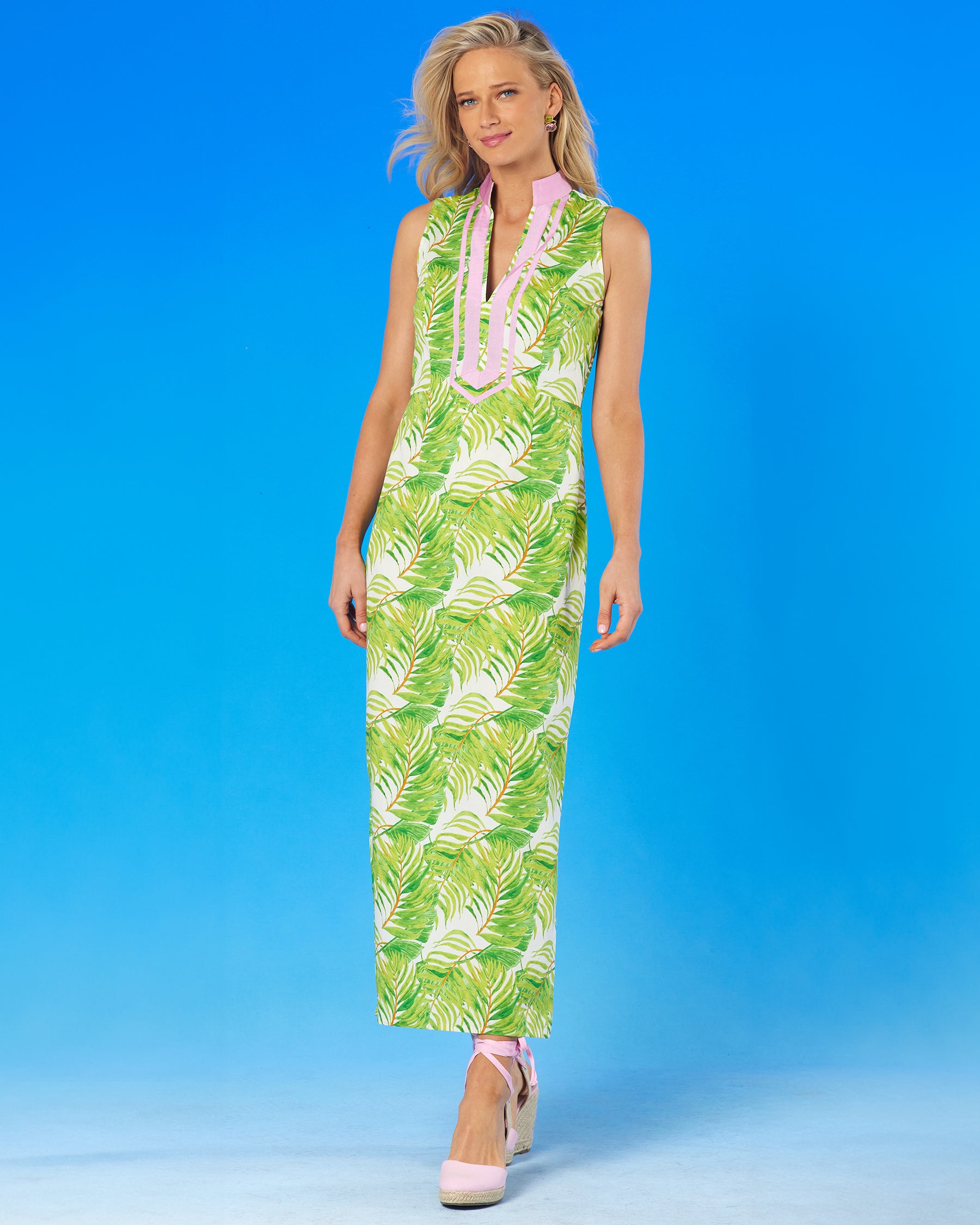 Ashley Sleeveless Long Dress in Undulating Palm Leaves