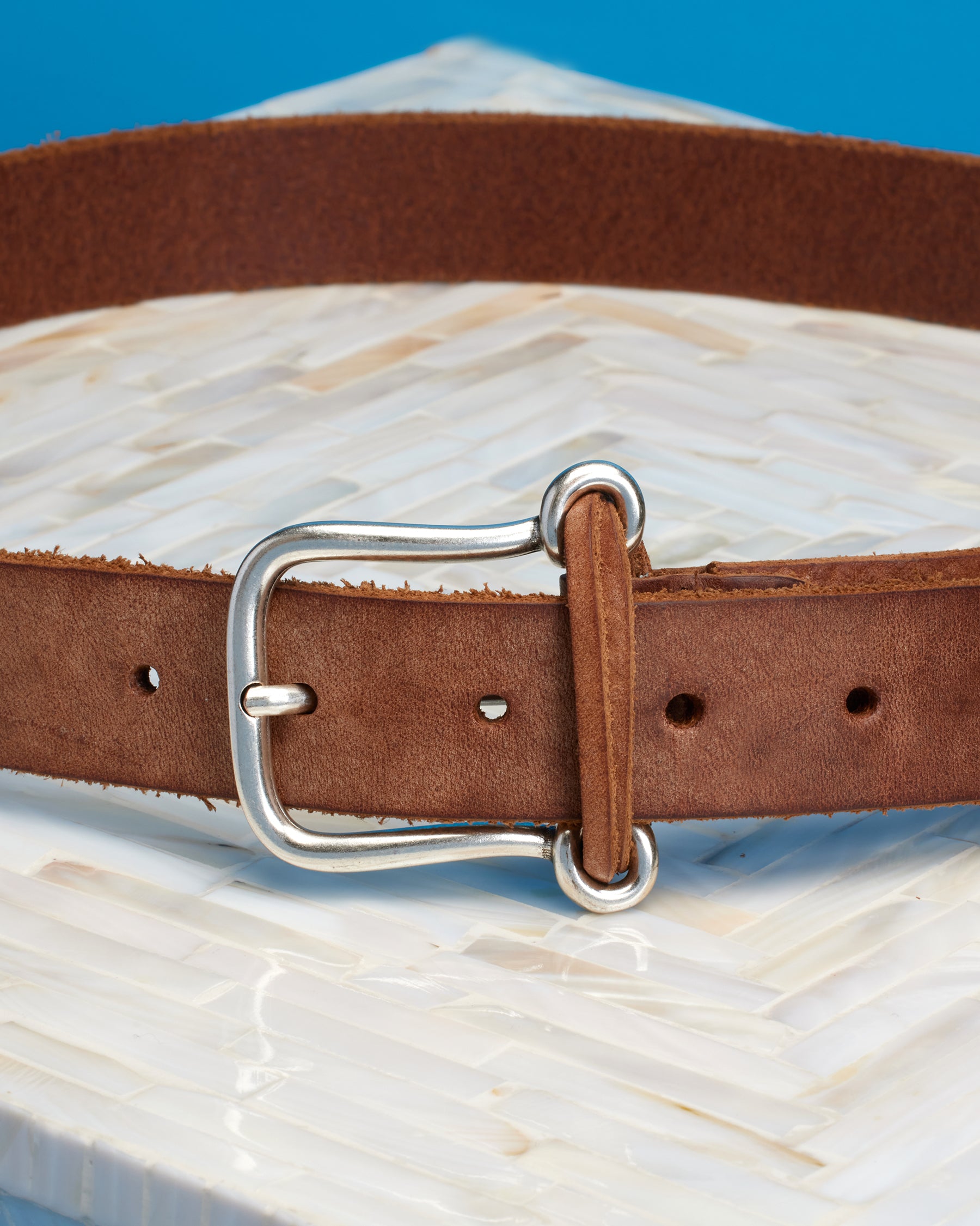 Bailey Leather Belt in Rugged Tan-Detail of Buckle