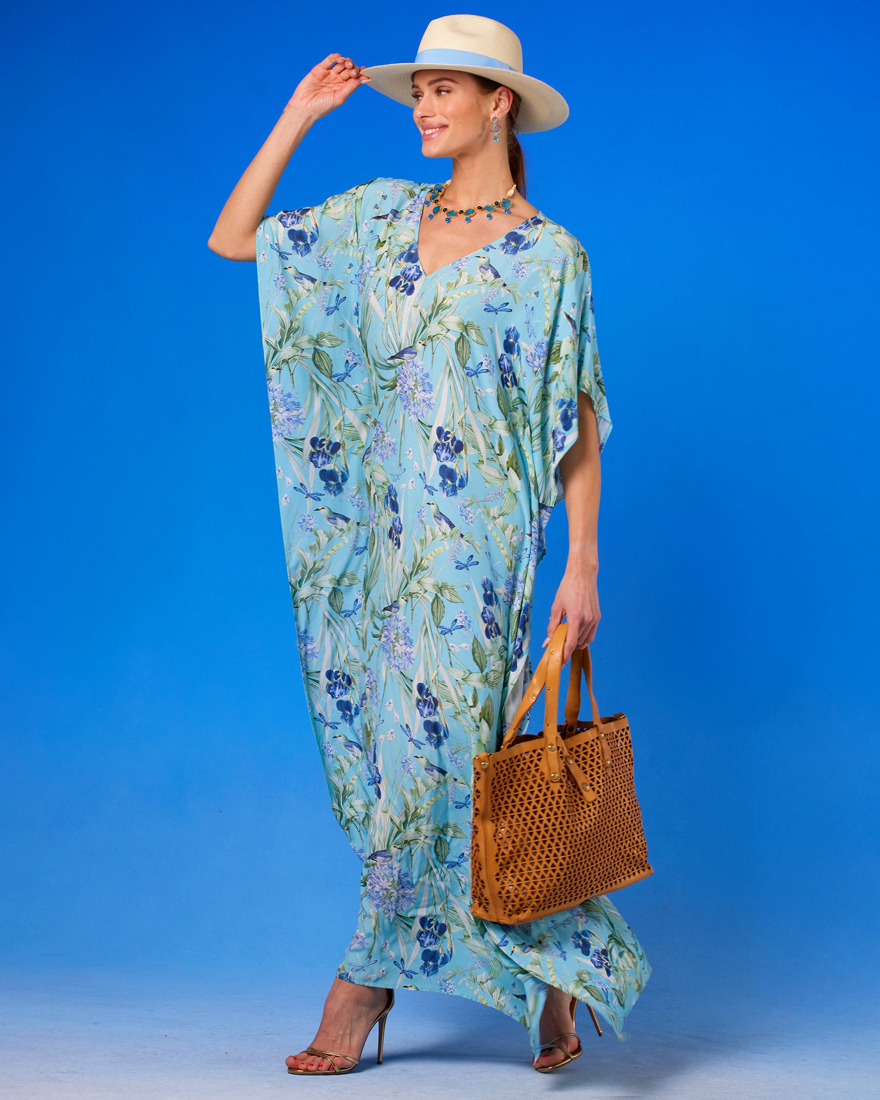 Evelyn Kaftan in Magical Garden walking