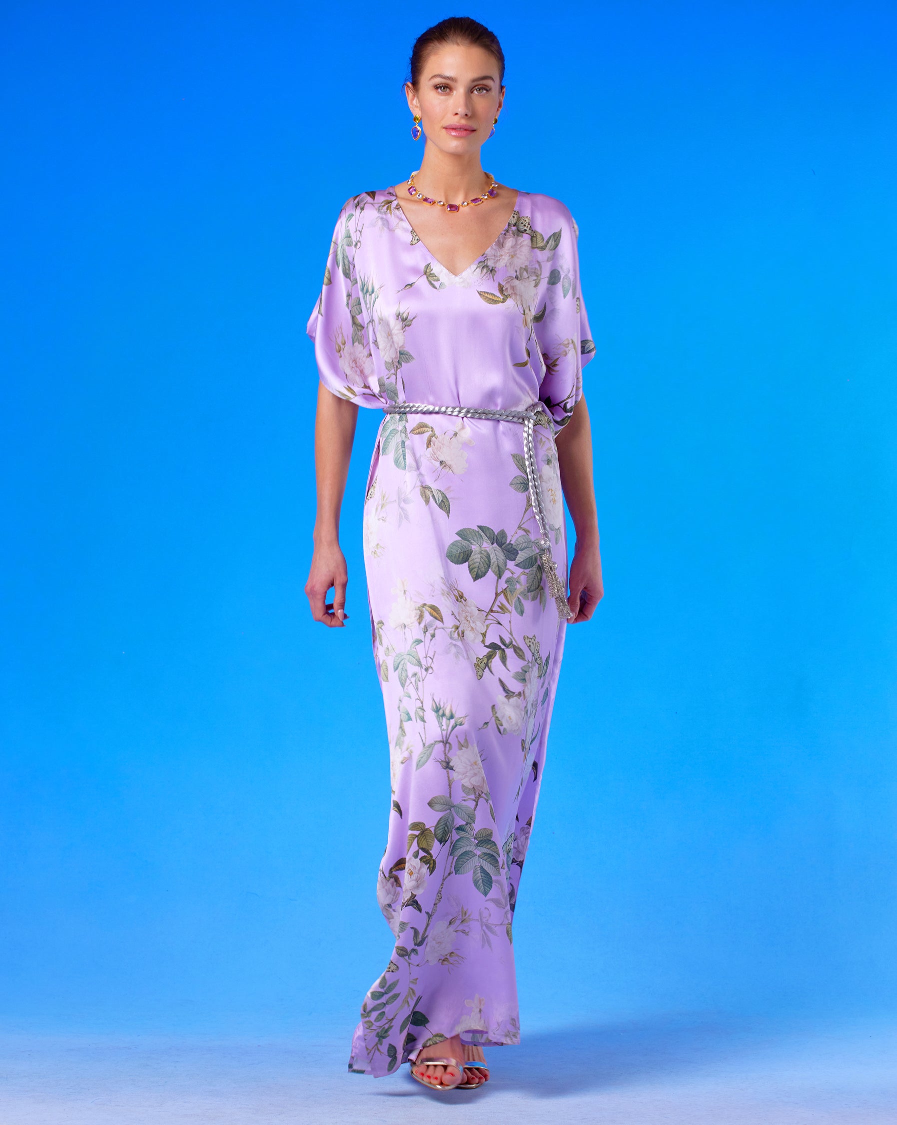 Gwendolyn Silk Kaftan in English Garden with the waist cinched by the Artemis Silver Belt