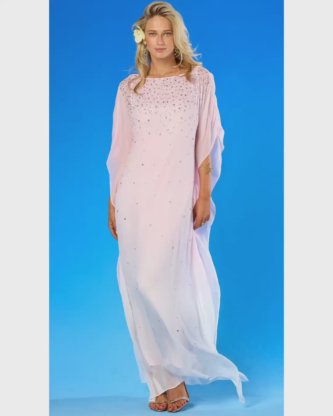 Luna Kaftan in Pink video