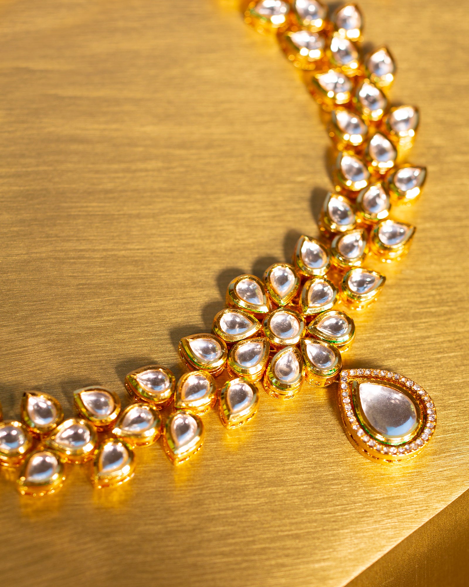 Laura Crystal Necklace-Detail