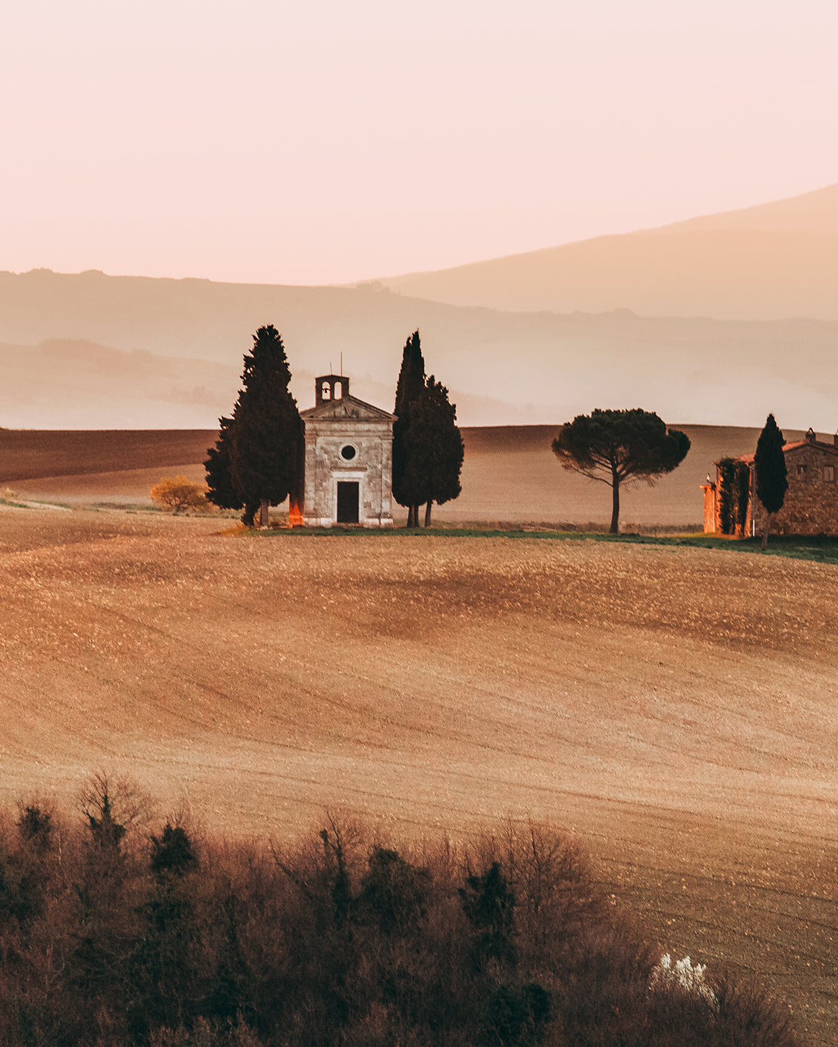 Umbrian meadow in the fall